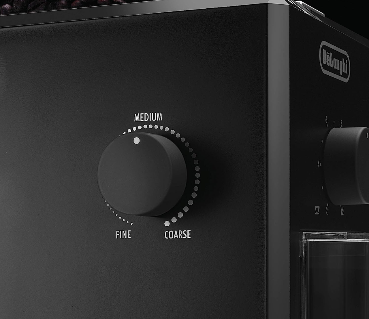 Adjust the coarseness of the grind using this knob.