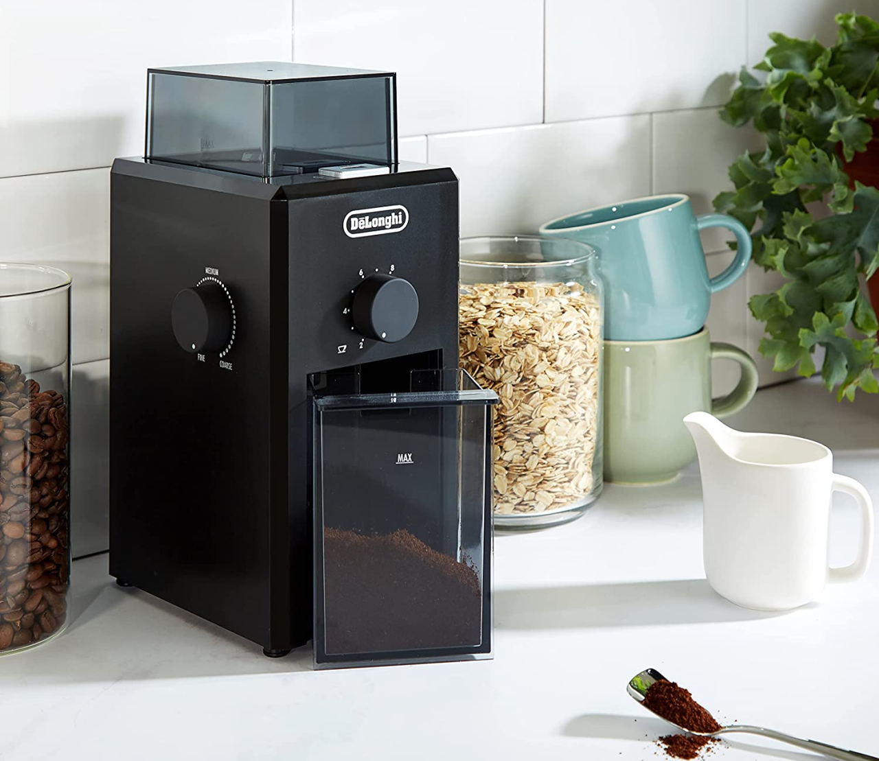The De'Longhi coffee grinder is discrete enough to slot into most kitchens.
